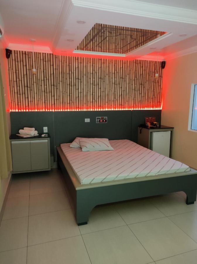 Motel Paradise (Adults Only) Сан-Жозе-дус-Кампус Екстер'єр фото